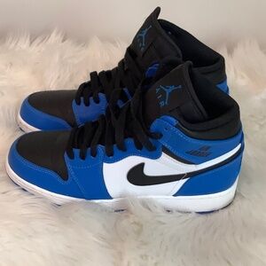 Air Jordan 1 Retro High 'Soar' - Size 5.5 Y/ 7 Wmn